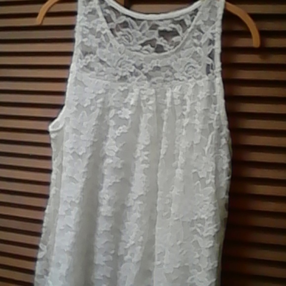 Lace top - Picture 2 of 2